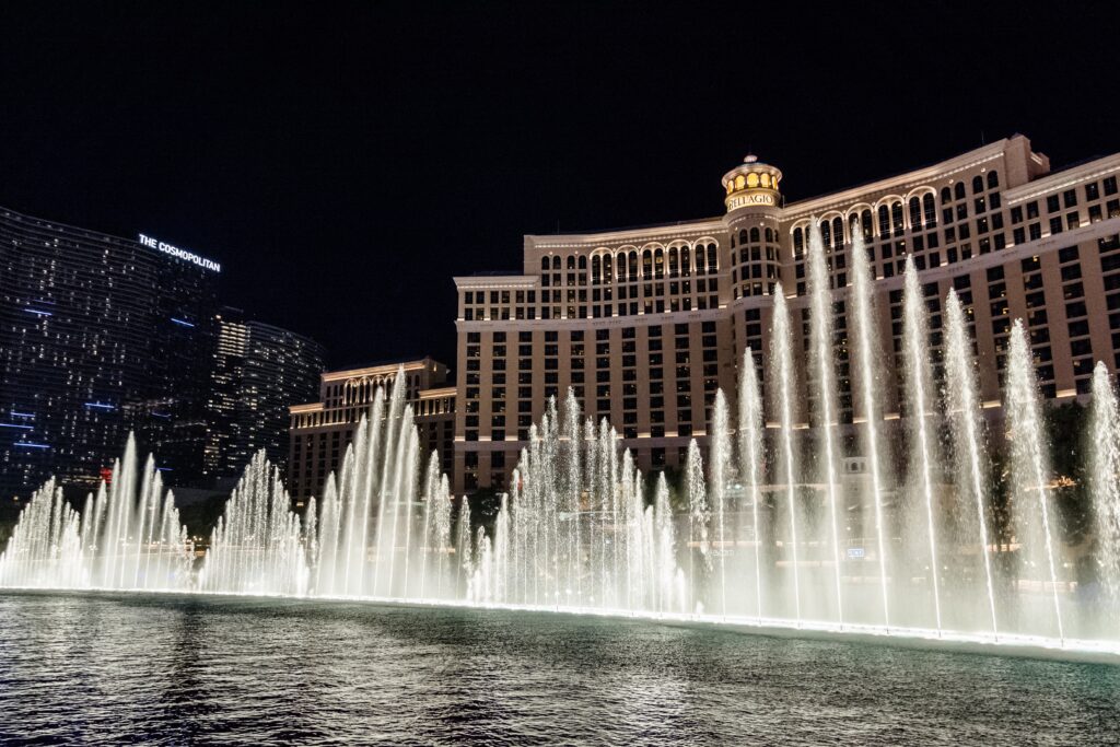 Las Vegas Deals get you up and close to all the icons of Las Vegas without paying tons of money