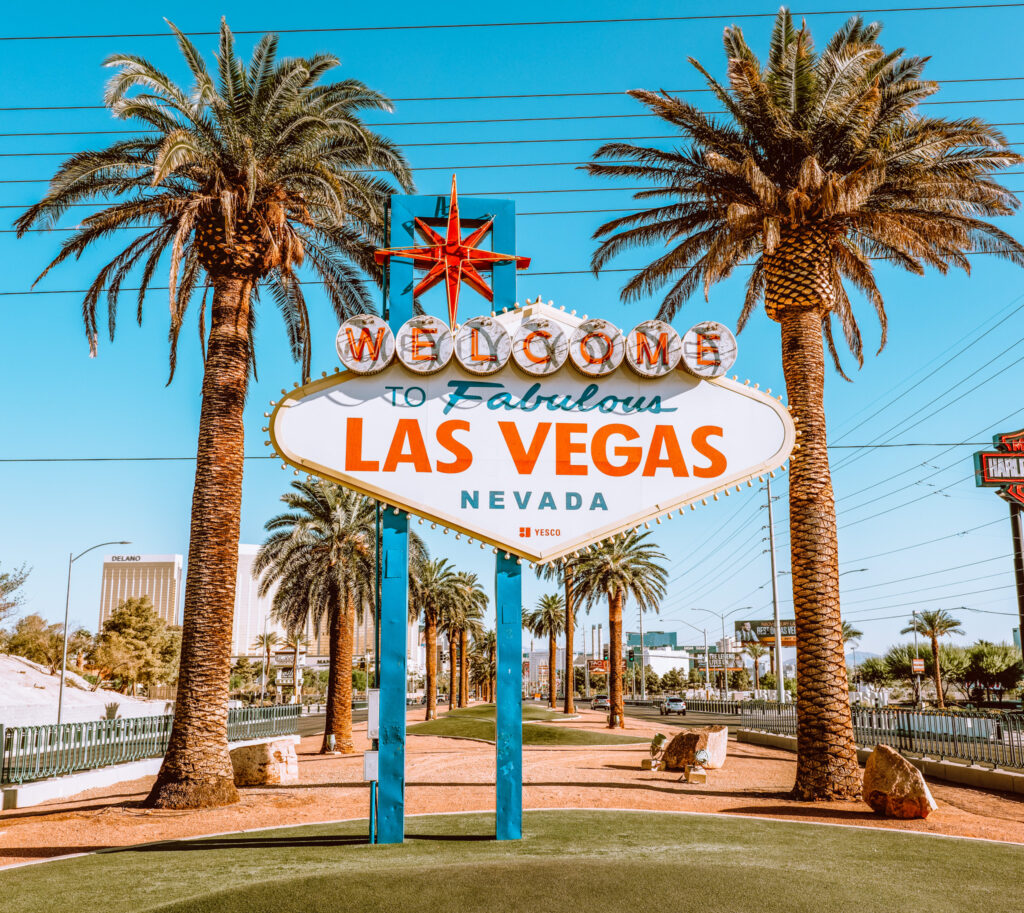With all the money you'll save from this Las Vegas Hack - you can go all over the strip enjoying yourself - like in front of the iconic Las Vegas sign